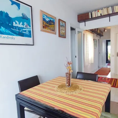 Apartment Cosy Flat In Pretty Seaside Town Sitges